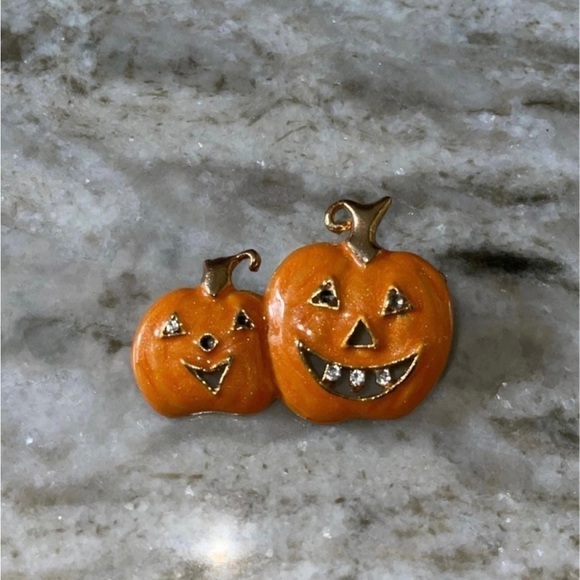 Vintage Halloween Brooch/ pins - Picture 3 of 4
